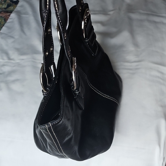 Elegant Black Leather Tote Bag - Picture 7 of 12